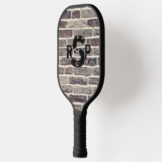 3 Initialbuchstabe Monogram Brick Wall gestört Pickleball Schläger (Links)