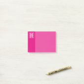 3 Initialen Monogramm | Weiß auf Hot Pink Post-it Klebezettel (Auf Schreibtisch)