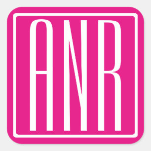 3 Initialen Monogramm Weiß auf Hot Pink Quadratischer Aufkleber