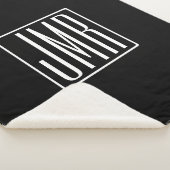 3 Initialmonogramm | Schwarz/Weiß (oder Farbtöne) Sherpadecke (3/4)