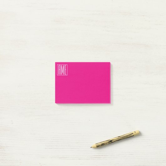 3 Initialmonogramm | Weiß auf heiß rosa Post-it Klebezettel (Auf Schreibtisch)
