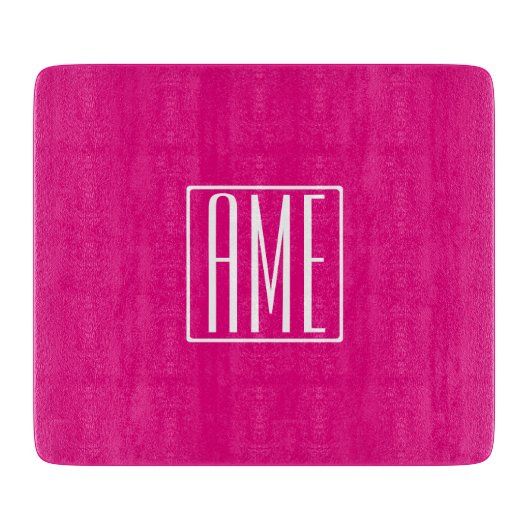 3 Initialmonogramm | Weiß auf heiß rosa Schneidebrett (Vorderseite)
