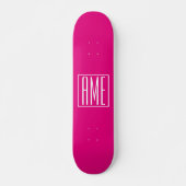 3 Initialmonogramm | Weiß auf heiß rosa Skateboard (Vorne)
