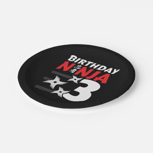 3 Jahre altes Ninja Party Sterne Kinder 3. Geburts Pappteller (Schrägansicht)