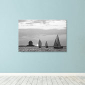 3 Schiffe bei Sunset Black&White Wrapped Canvas Pr Leinwanddruck (Insitu (Holzboden))
