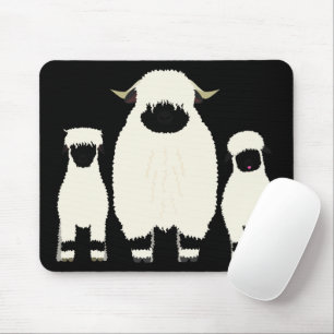 3 Wallis Black Nose Sheep in Folge Mousepad
