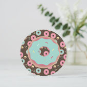 3D Aquamarin und rosa Donut Sprinkle Mix Runde Einladung (Stehend Vorderseite)