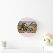 3D Cartoon Lion Eating Zebra – Wild Savannah Scene Runde Wanduhr (Zuhause)