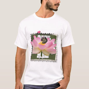 3D Gerahmt Adorable Baby Eichhörnchen auf Blume T-Shirt