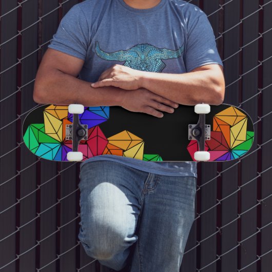 3D-Rainbow-Random-Cube-Dreiecke auf schwarz Skateboard (Außenbereich 3)