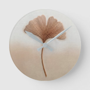 3D-Textil-Stickerei Ginkgoblatt Warmes Taupe⁠ Runde Wanduhr