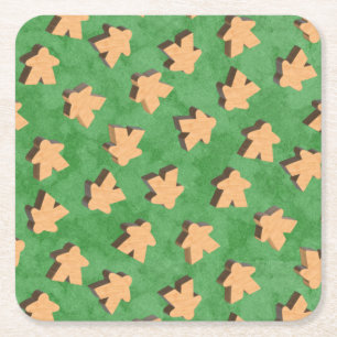 3D Wood Meeple Game Piece on Green Napkins Rechteckiger Pappuntersetzer