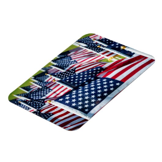 400 Flaggen, die stolz in einem Feld schwingen Magnet (Linke Seite)