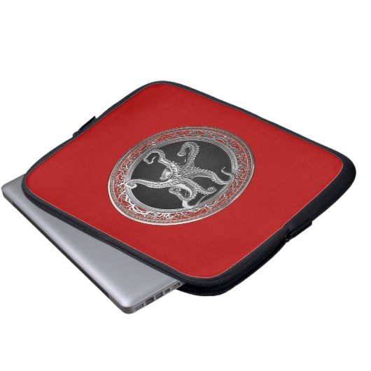 [400] Sacred Silver Octopus in Defensive Posture Laptopschutzhülle (Vorne Knopf)