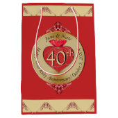 40./15. Ruby Red Mittlere Geschenktüte (Vorderseite)