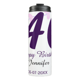 40. Geburtstag Name Datum Jahr lila floraler Pin Thermosbecher