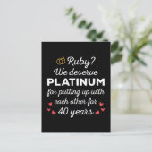 40. Hochzeitstag I - Ruby Funny Couple Postkarte (Stehend Vorderseite)