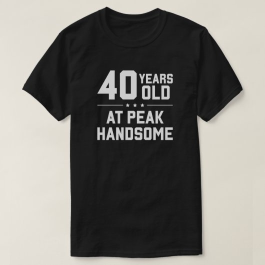 40 Jahre alt; in der Spitze schön T-Shirt (Design vorne)