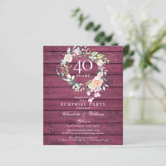 40 Jahre Ruby Rustic Wood Floral Einladung (Stehend Vorderseite)
