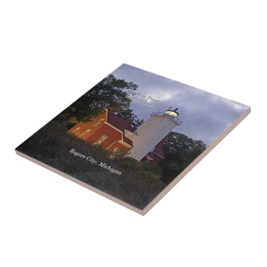 40 Mile Point Lighthouse in dusk fliesen (Seite)