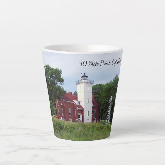 40 Mile Point Lighthouse Milchtasse (Vorderseite)