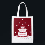 40. ruby Hochzeitstag Kuchen Design Wiederverwendbare Einkaufstasche<br><div class="desc">Personalisierten 40. ruby Hochzeit Stoffgeschenk Tasche. Diese schöne Tasche ist das perfekte Geschenk für eine Mutter oder Ehefrau auf ihrem 40. Heiratsjahr. Dieses Design zeigt einen dreistufigen Kuchen auf einem dunkelroten Hintergrund, umgeben von Herzblütenblättern und Bunding. Der Kuchen hat Platz für die Namen des Ehemanns und der Ehefrau, die vierzig...</div>