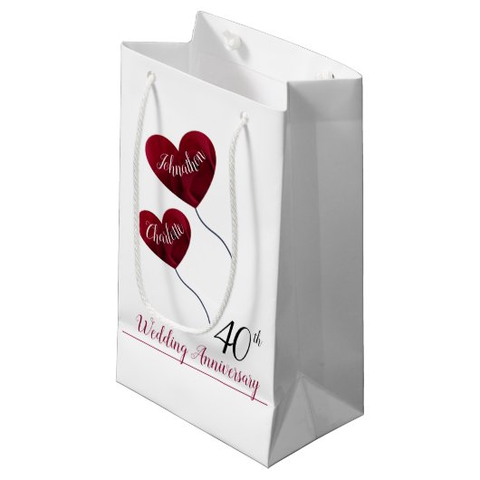40. Ruby Hochzeitstag Rote Herzblasen Kleine Geschenktüte (Vorderseite Schrägansicht)