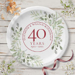 40. Ruby Wedding Jubiläum Landgrün Pappteller<br><div class="desc">Dieses elegante botanische 40-jährige Hochzeitsstipendesign mit zarten,  sanften Aquarellfarben-Blätter kann mit Ihren Jubiläumsinformationen in elegantem rubinroten Text personalisiert werden. Entwickelt von Thisisnotme©</div>