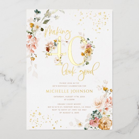40 sieht gut aus wie rosa, florales Gold Folieneinladung (Vorderseite)