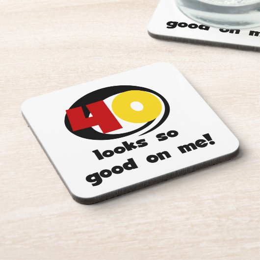 40 sieht mir so gut aus wie Shirts und Geschenke Untersetzer (Linke Seite)