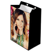 40 th birthday custom foto hello 40 forty mittlere geschenktüte (Vorderseite Schrägansicht)
