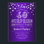 40. Überraschung Geburtstag - Lila weiß Einladung<br><div class="desc">Überraschung 40. Geburtstag Party Einladung. Lila,  weißes Design mit Feenschienenenleuchten. Elegantes Design,  perfekt für eine stilvolle Überraschung am Tag.</div>