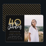 40 und fabelhafte Geburtstagsparty Foto Einladung<br><div class="desc">Feiern Sie Ihren 40. Geburtstag stilvoll mit diesen schwarzen und goldenen vierzig und fabelhaften Geburtstag Überraschung Party Foto Einladungen. Modernes Design mit Skripttext und fett gedruckter Grafik. Ändern Sie die Farbe,  um sie anzupassen. Teil einer Sammlung.</div>