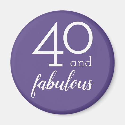 40 und Fabulous | Violett und weiße Typografie Magnet (Vorne)