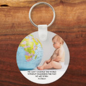 42-17323959, WIR KÖNNEN DIE WELT NICHT OHNE ... SCHLÜSSELANHÄNGER (Vorderseite)