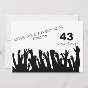 43. Party Einladung mit zujubelnden Mengen