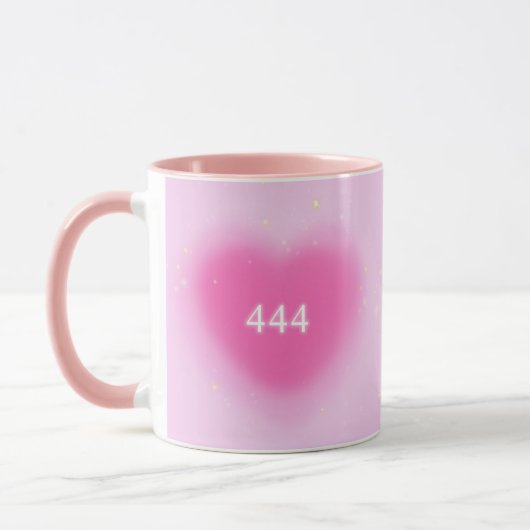 444 Moderne rosa Herzästhesie Engel Number Tasse (Links)