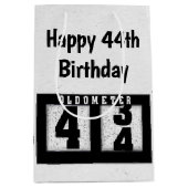 44. Geburtstag Schwarzes Odometer Mittlere Geschenktüte (Vorderseite)