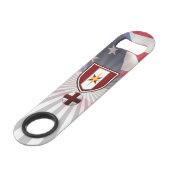 44. Medizinischer Brigadepflaster Speed Flaschenöffner (Vorderseite Schrägansicht)