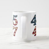 45-47 Präsident Trump Jumbo-Tasse (Rückseite)