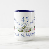 45 Jahre Liebe Jubiläum Weiße Rosen Custom Tasse (Zentrum)