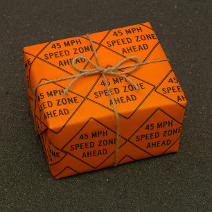 45-MPH-Geschwindigkeitsbereich vor benutzerdefinie Geschenkpapier