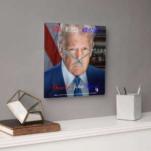 45. und 47. Präsident der USA Donald Trump Quadratische Wanduhr