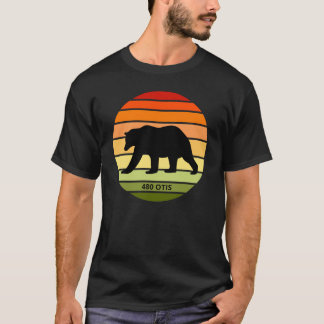 480 Otis Bear Silhouette auf Sonnenstrahlen (umgek T-Shirt