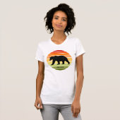 480 Otis Bear Silhouette auf Sonnenstrahlen (weiß) T-Shirt (Vorne ganz)