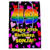 49. Geburtstag: Loving Hearts Pattern, Regenbogen Mittlere Geschenktüte (Rückseite)