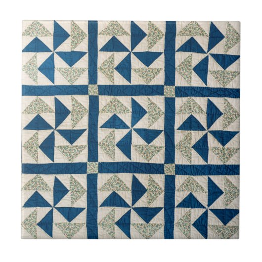 4.25" Blaues, weißes Pinwheel Muster Quilt Muster Fliese (Vorderseite)