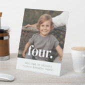4. - 4. Geburtstag Foto Begrüßungszeichen Sockelschild (In SItu)