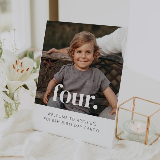 4. - 4. Geburtstag Foto Begrüßungszeichen Sockelschild