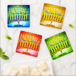 4 Farbige Hanukkah Menorahs Liebe des Friedens Untersetzer Set<br><div class="desc">"Frieden, Liebe und Licht." Eine nah-up Foto-Abbildung von vier leuchtenden, farbenfrohen, blauen, gelben, roten und grünen künstlerischen Menorahs hilft Ihnen, den Urlaub von Hanukkah im Stil zu beginnen. Genießen Sie die Wärme und Freude der Urlaubssaison, wenn Sie sich mit Ihrem Lieblingsgetränk auf diesem atemberaubenden, farbenfrohen Hanukkah Acryl Untersetzer Set entspannen....</div>
